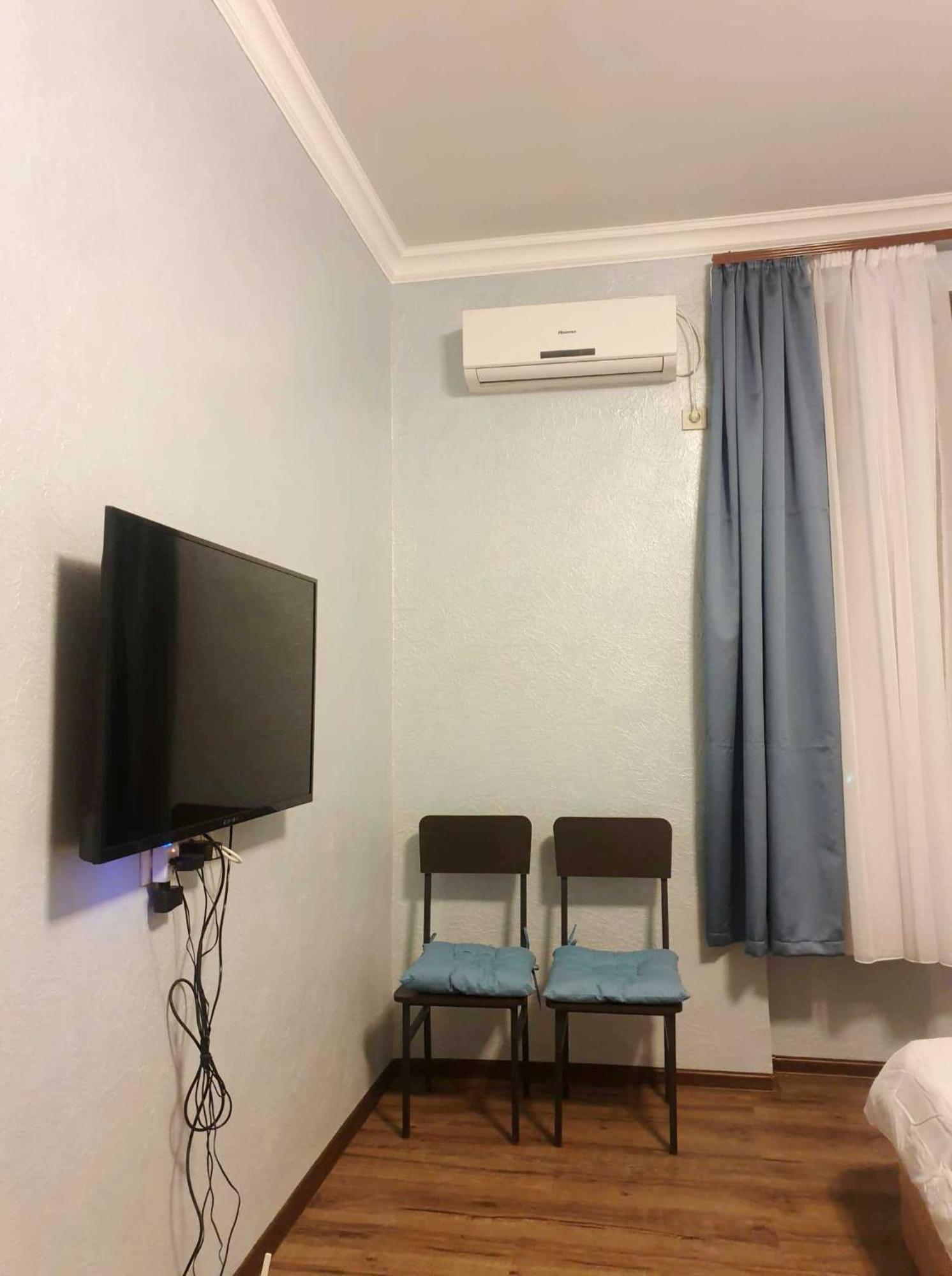Apartment Near Sasundci Davit Metro Station Jerevan Exteriör bild