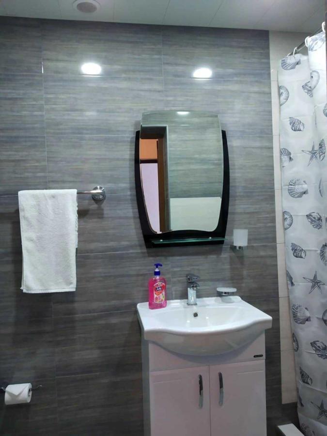 Apartment Near Sasundci Davit Metro Station Jerevan Exteriör bild