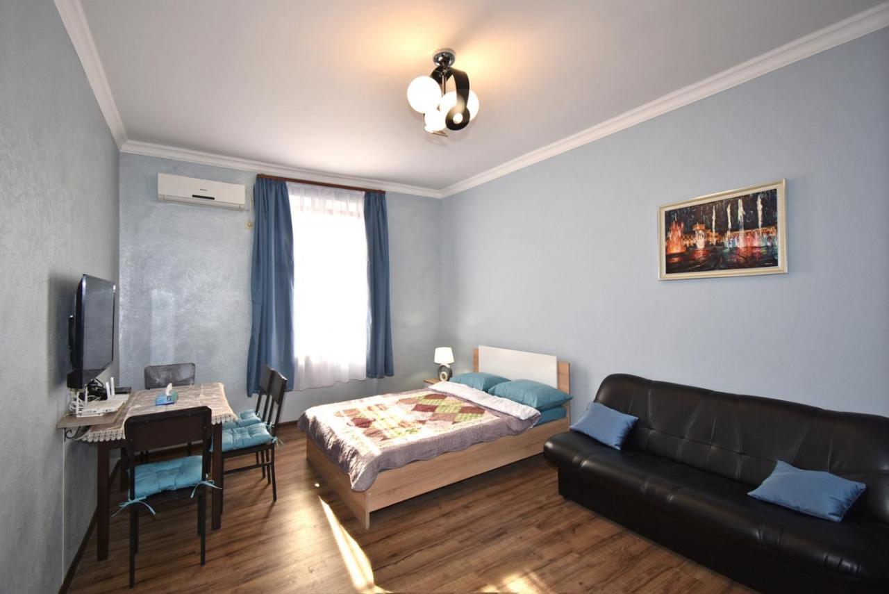 Apartment Near Sasundci Davit Metro Station Jerevan Exteriör bild