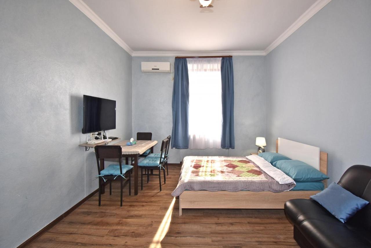 Apartment Near Sasundci Davit Metro Station Jerevan Exteriör bild